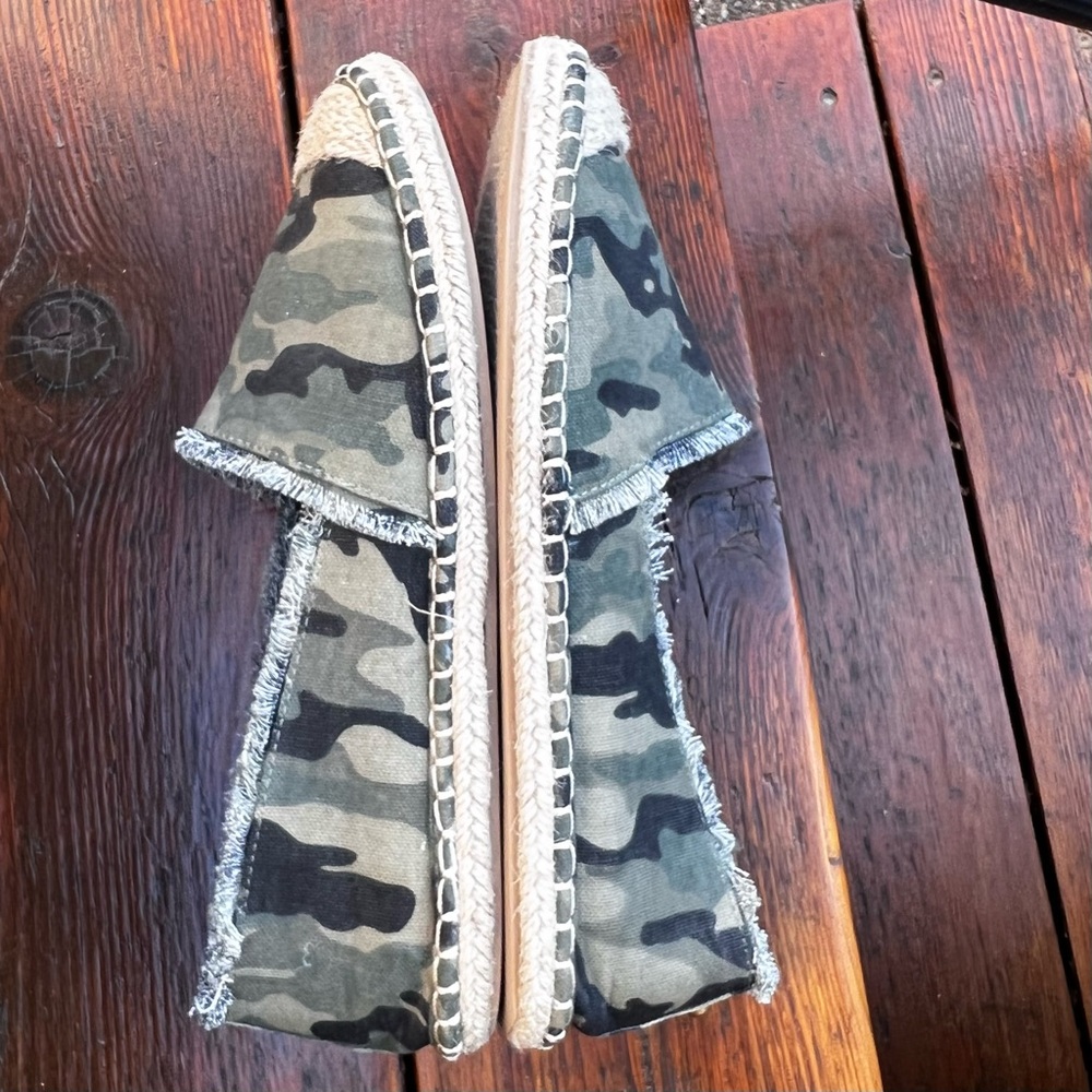JONES NEW YORK STACI CAMOFLAGE ESPADRILLE SNEAKERS SIZE 10 W - Picture 11 of 12